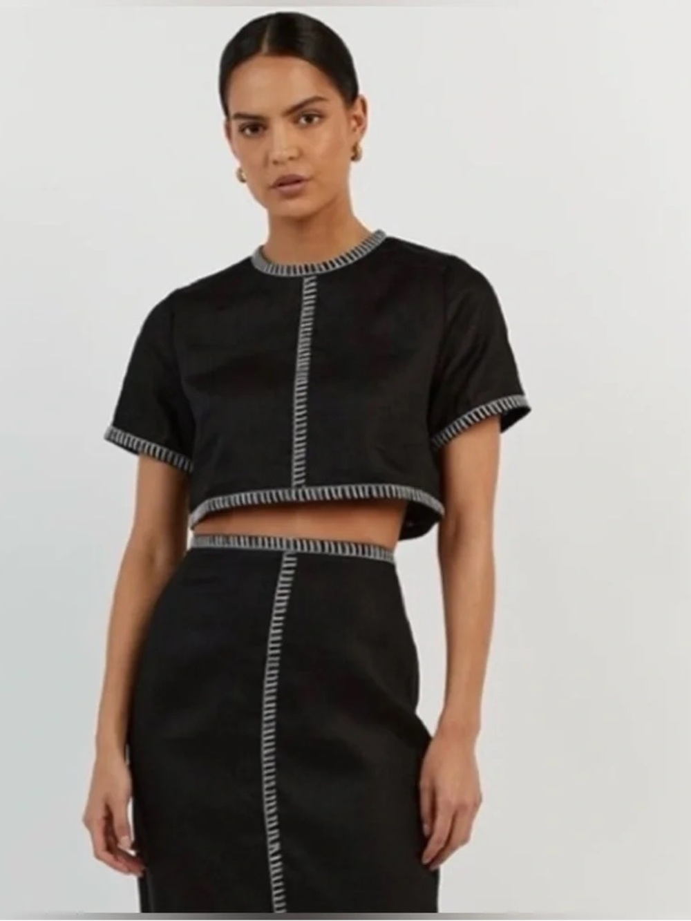 Magaschoni Linen Black Cropped Top with White Contrast Trim Stitching